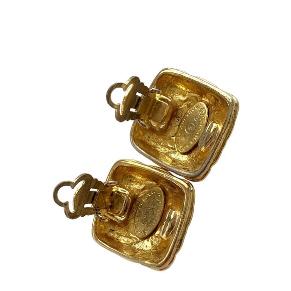 Authentic Chanel Vintage Gold-Tone CC Logo Clip-On Earrings - Picture 5 of 6